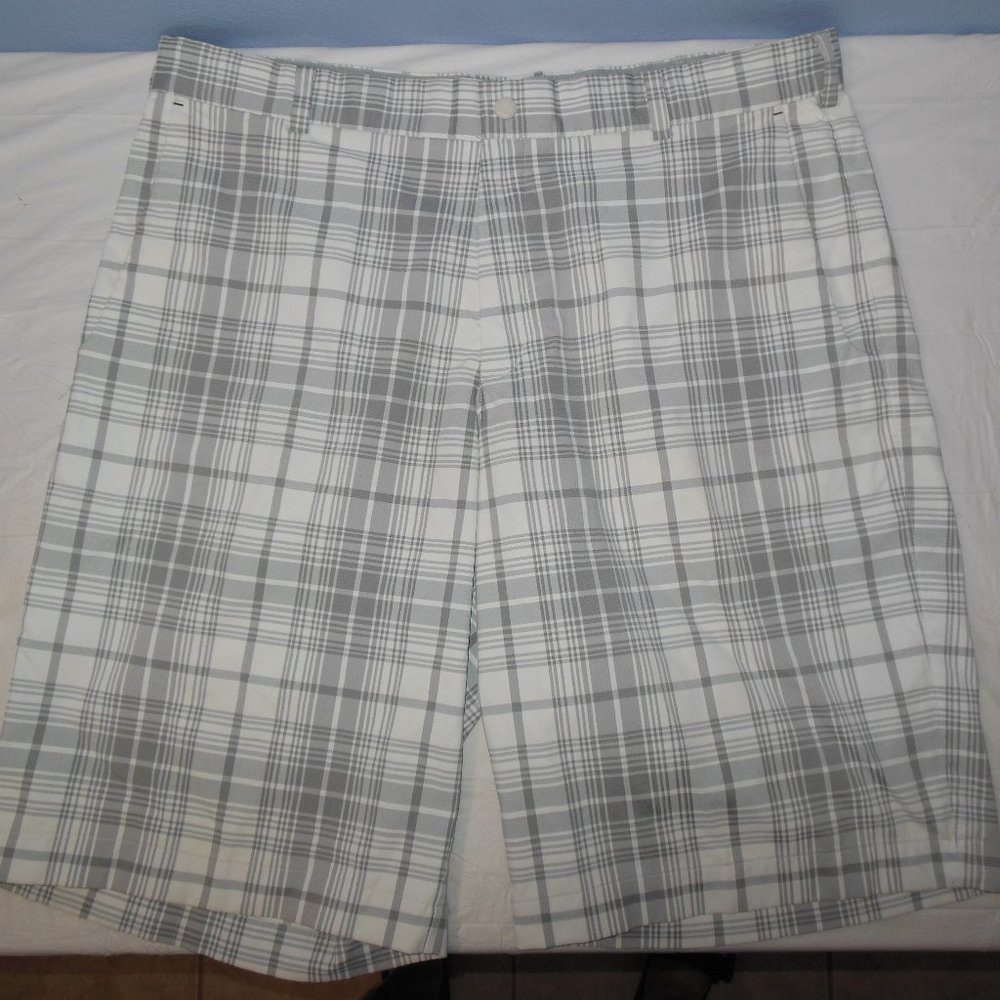 Men Nike Golf tour Performance Gray Plaid Shorts Size 36
